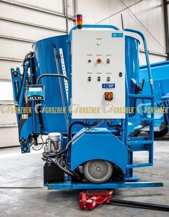 Photo 2 - F3X 5000 ELECTRO Кормозмішувач з вертикальним шнеком RINO EUROMILK sku F3X5000ELECTRO