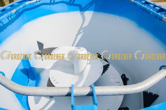 Photo 2 - FX HYBRID Кормозмішувач з вертикальним шнеком RINO EUROMILK sku FXHYBRID
