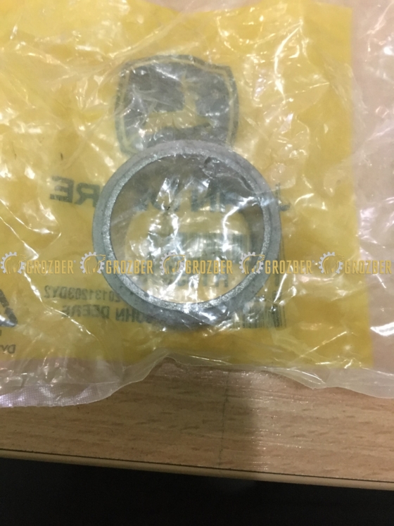 Photo 3 - H135575 Втулка JOHN DEERE sku H135575