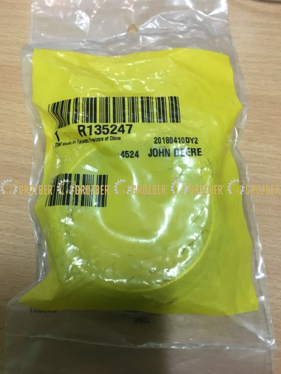 Photo 2 - R135247 Втулка JOHN DEERE sku R135247